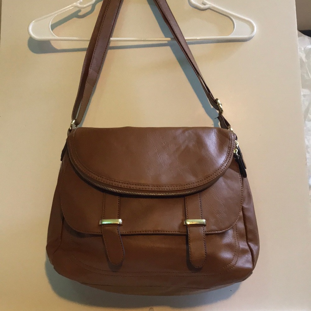 APT 9 CROSSBODY PURSE